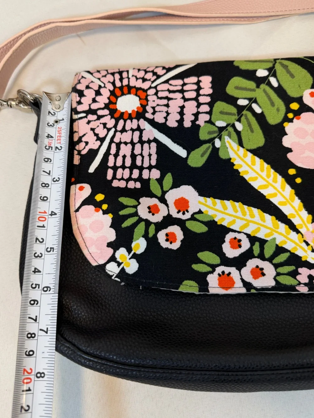 Thirty One Studio Classic Convertible Pebbled Black Leather Crossbody Bag Floral